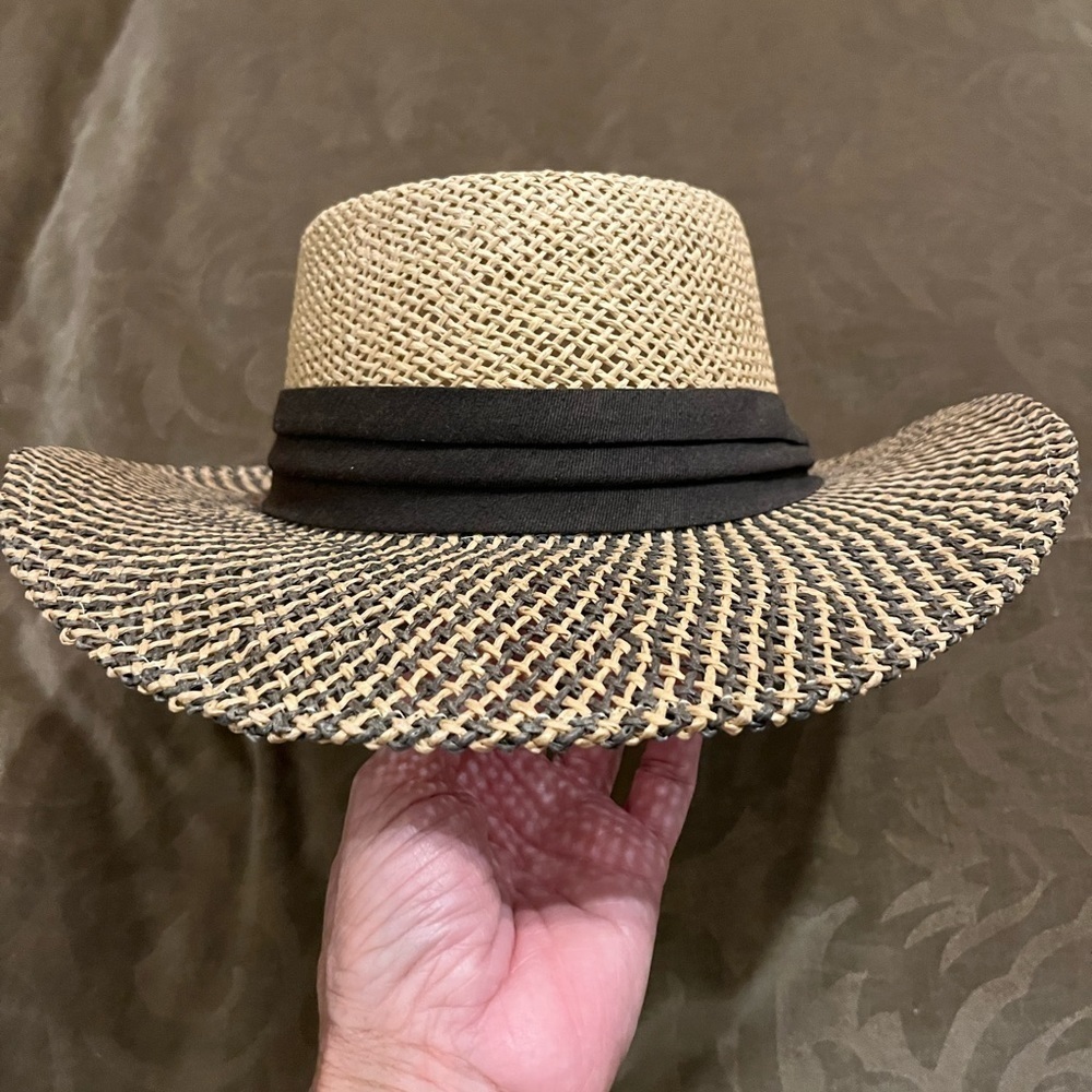 𝅺Wide brim hat with brown ribbon. Never worn - Picture 2 of 5